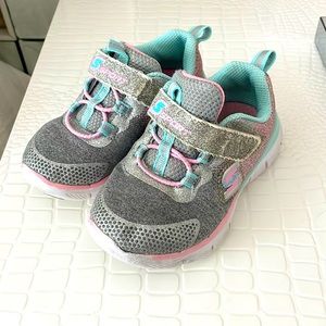 Skechers girl’s sneakers.